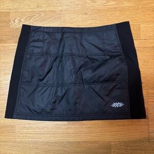 Skhoop Black Zip Bun Warmer Lightweight Puffer Ski Outdoor Gorpcore Mini Skirt M